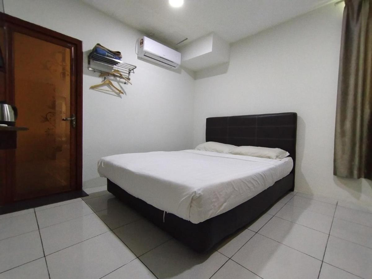 Super Oyo 90668 Joy Inn Miri Exterior photo